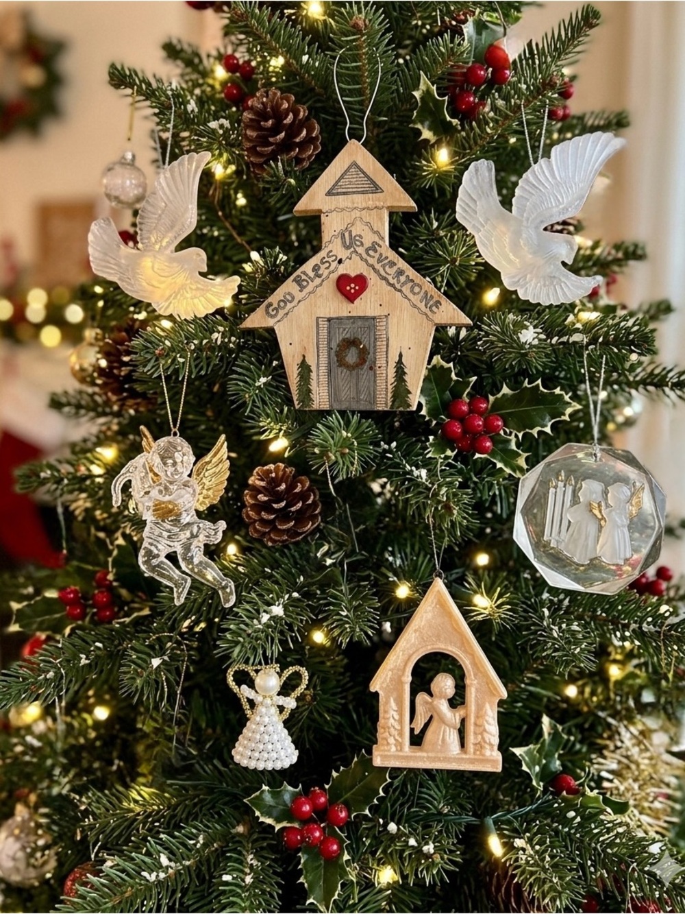 Bundle of 7 Vintage Christmas Ornaments